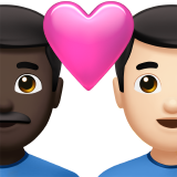Stel met hart: man, man, donkere huidskleur, lichte huidskleur voor Apple iOS 18.4