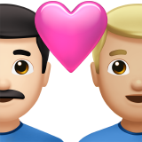 Stel met hart: man, man, lichte huidskleur, lichtgetinte huidskleur voor Apple iOS 18.4