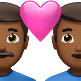 Pár se srdcem: Muž, Muž, Středně tmavý odstín pleti pro Apple iOS 18.4