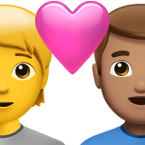 Para z sercem: osoba, mężczyzna, bez odcienia skóry, średni odcień skóry dla Apple iOS 18.4