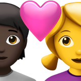 Couple avec cœur : personne, femme, teint foncé, sans teint pour Apple iOS 18.4