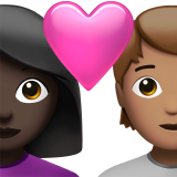 Cặp đôi có trái tim: Phụ nữ, Người, Màu da tối, Màu da trung bình cho Apple iOS 18.4