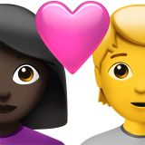 Couple avec cœur : femme, personne, teint foncé, sans teint pour Apple iOS 18.4