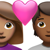 Coppia con cuore: donna, persona, carnagione media, carnagione medio-scura per Apple iOS 18.4