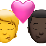 Φιλί: Πρόσωπο, Άνδρας, Χωρίς τόνο δέρματος, Σκούρο τόνο δέρματος για Apple iOS 18.4