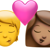 Φιλί: Πρόσωπο, Γυναίκα, Χωρίς τόνο δέρματος, Μεσαίο τόνο δέρματος για Apple iOS 18.4