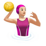 Vrouw die waterpolo speelt: lichte huidskleur voor Apple iOS 18.4