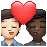 Φιλί: ενήλικας, ενήλικας, ανοιχτόχρωμος τόνος δέρματος, σκούρος τόνος δέρματος για WhatsApp 2.25.1.75